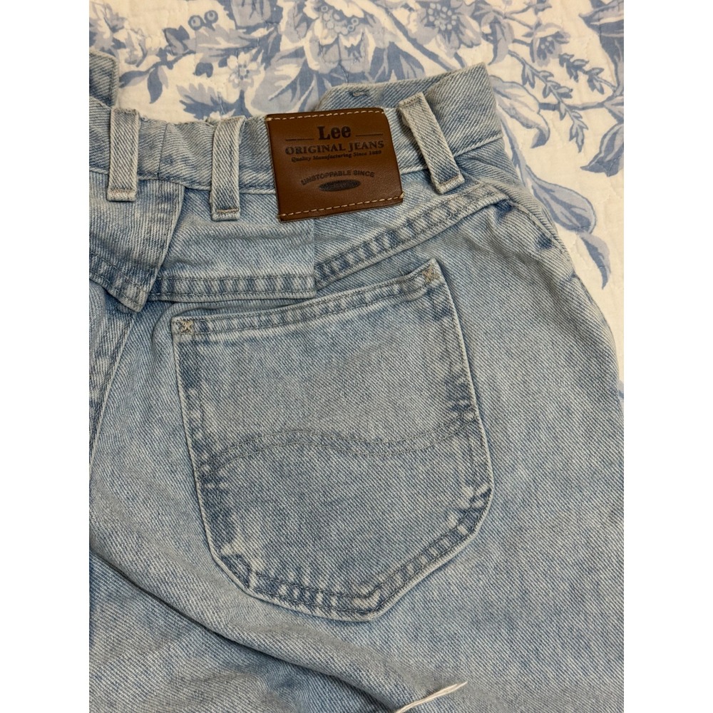 Vintage Lee High Waisted Denim Shorts Light Wash Raw Hem Cutoffs 28" Waist USA - Picture 8 of 8